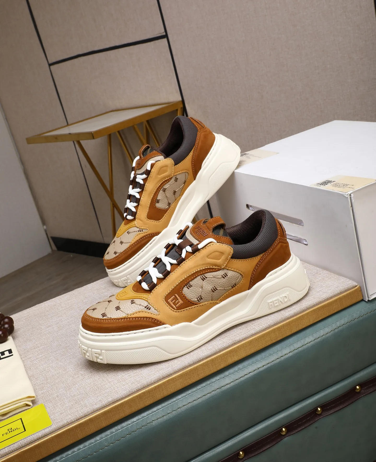 Men's shoes 💰820 [FENDI] Fendi - High-end quality original casual sports shoes - Upper: Nappa calfskin, pebbled calfskin, tongue and heel; injection molded brand logo plastic module - Lining: brand canvas - Outsole: ultra-light TPR foam·rubber; molded outsole -Super high quality control·Fine workmanship: highlighted (high-end·luxury·grade) -Size :39-44 (38, 45, can be customized)